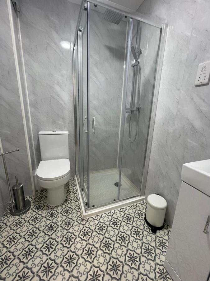 Riverside Premium Double Room Garden View E14 London Exterior photo